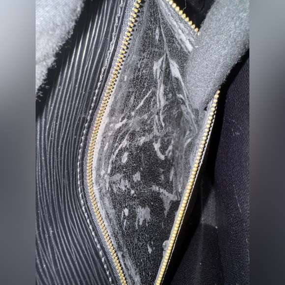 SOLD Vintage Louis Vuitton Clutch | Good Vintage Condition - Picture 16 of 16